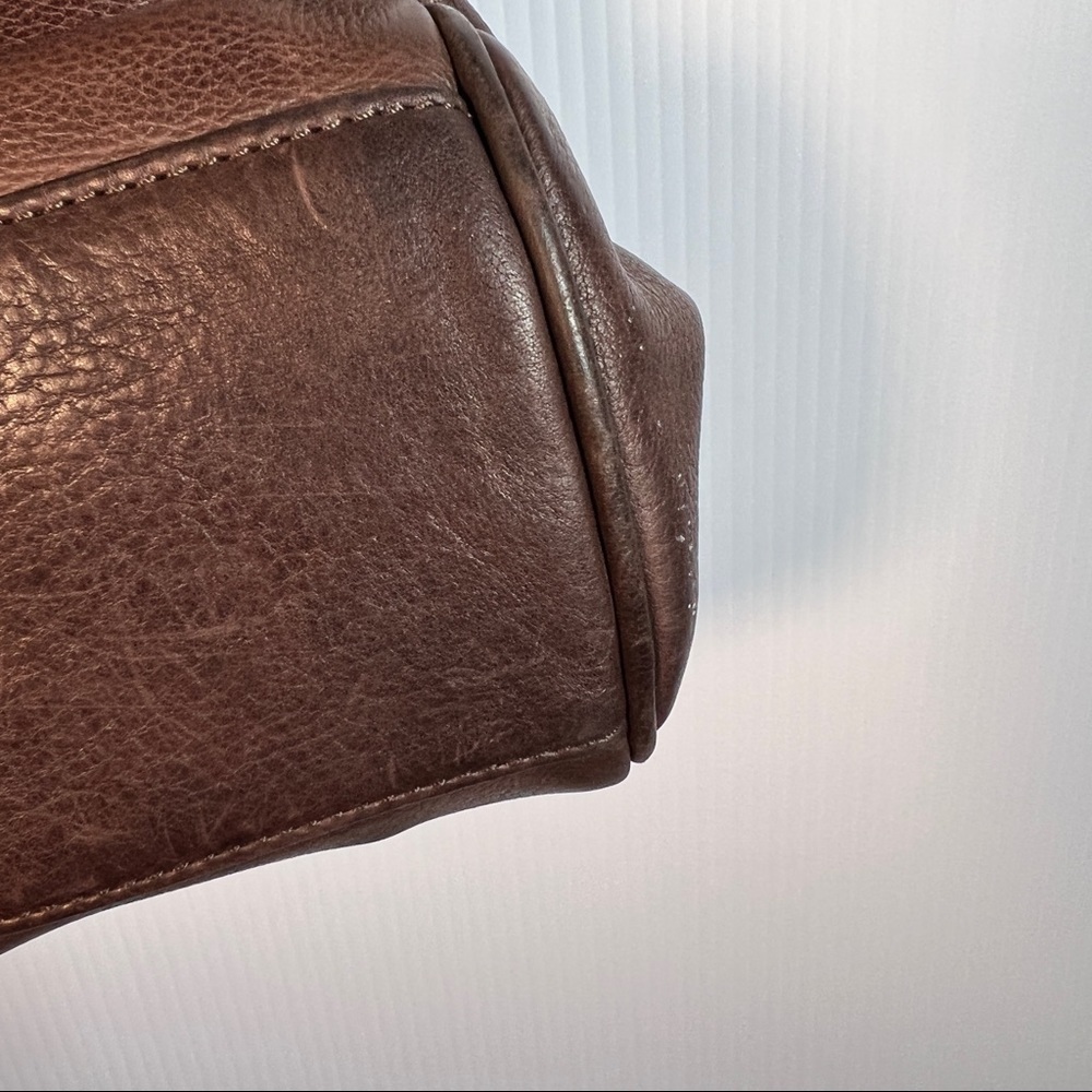CALVIN KLEIN Shoulder bag with clasp closure. Brown pebble leather. Key fob - Picture 6 of 11